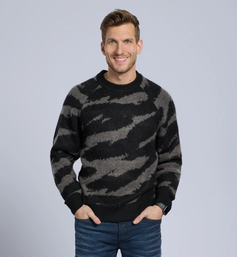 Scott Michael Foster — Studio